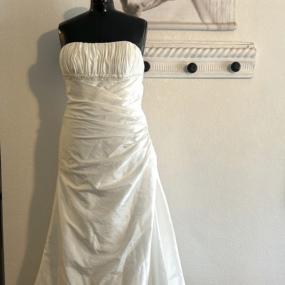 Beautiful Mori Lee wedding dress like new - Picture 1 of 7